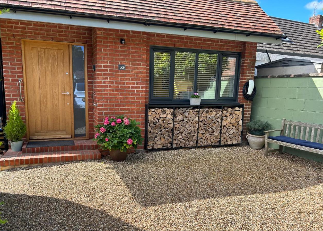 Studio 33 Chichester Luaran gambar