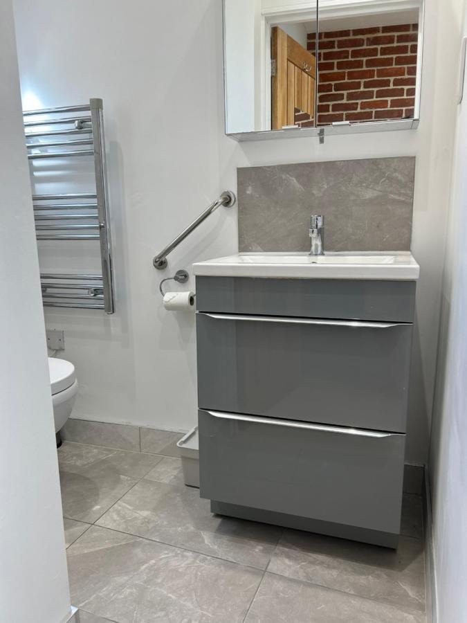 Studio 33 Chichester Luaran gambar